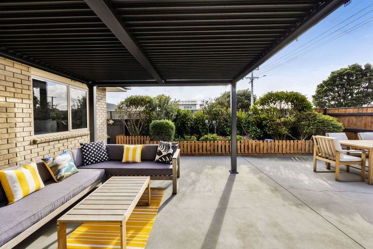 Photo of property in 17 Hira Street, Ohawe, Hawera, 4671