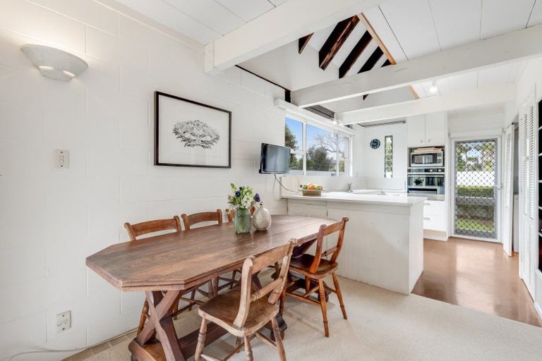 Photo of property in 3/23 Eastern Beach Road, Eastern Beach, Auckland, 2012