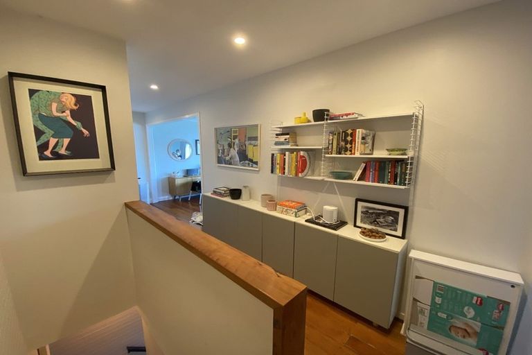 Photo of property in 425 Karaka Bay Road, Karaka Bays, Wellington, 6022