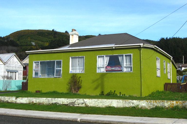 Photo of property in 8 Foyle Street, Bluff, 9814