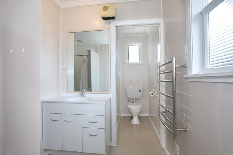 Photo of property in 8 Nairn Crescent, Awapuni, Palmerston North, 4412