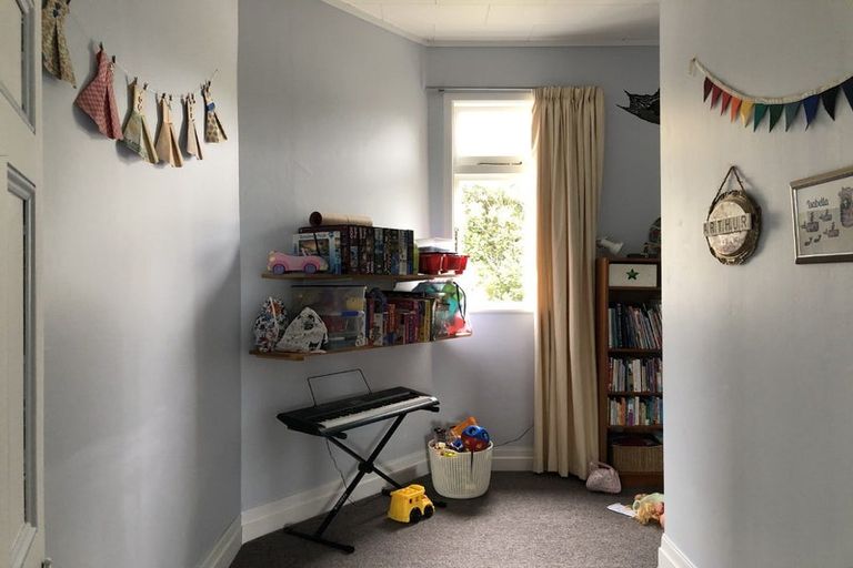 Photo of property in 3 Chesterton Street, Johnsonville, Wellington, 6037