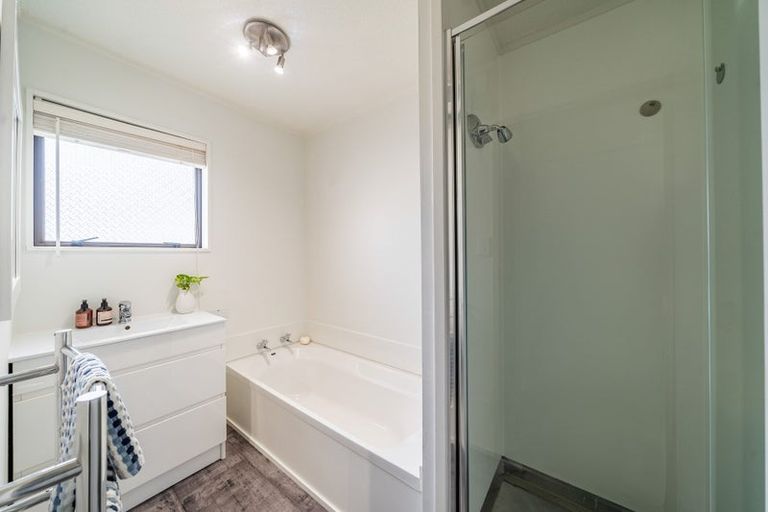 Photo of property in 56 Albatross Close, Whitby, Porirua, 5024