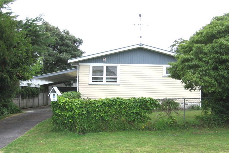 Photo of property in 1/22 Neptune Avenue, Beach Haven, Auckland, 0626