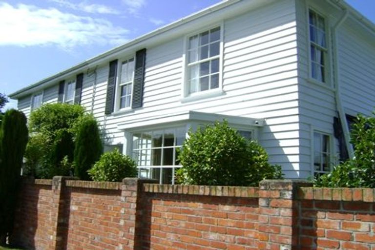 Photo of property in 165 Fendalton Road, Fendalton, Christchurch, 8052