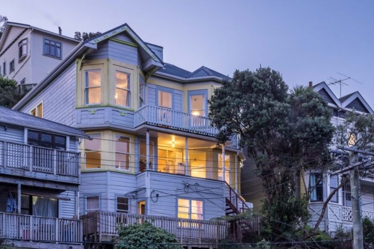 Photo of property in 196 Glenmore Street, Northland, Wellington, 6012