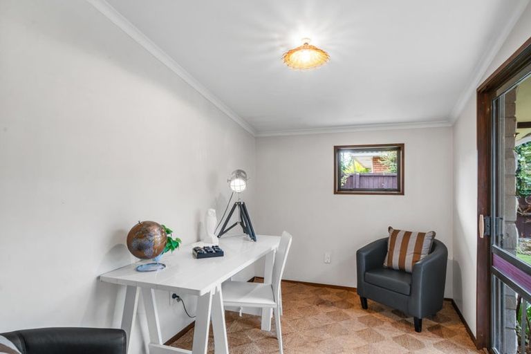 Photo of property in 30 Kingham Place, Avonhead, Christchurch, 8042