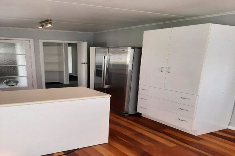 Photo of property in 70 Michael Road, Paraparaumu Beach, Paraparaumu, 5032