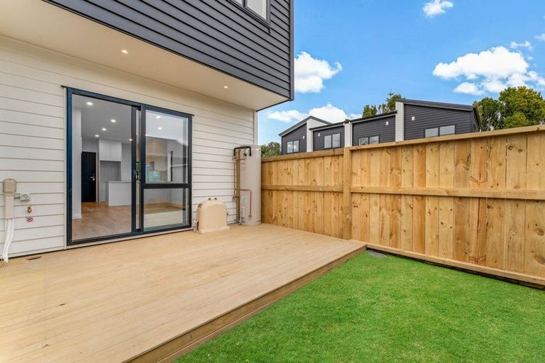 Photo of property in 5/1 Kahikatea Place, Ranui, 0612