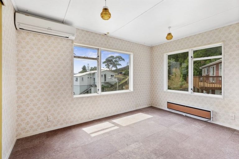 Photo of property in 11 The Spinney, Titahi Bay, Porirua, 5022