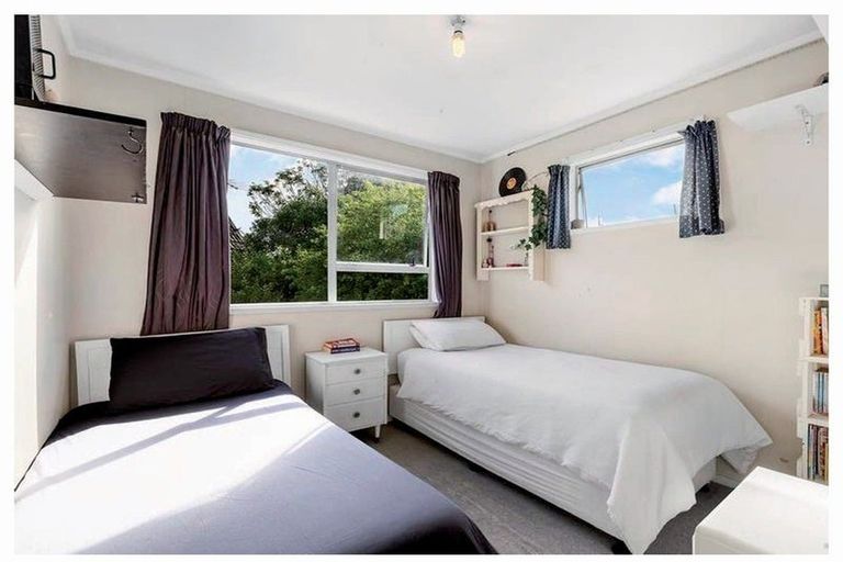Photo of property in 30 Mirrabooka Avenue, Botany Downs, Auckland, 2010