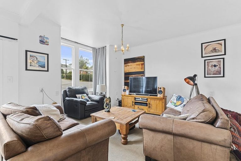 Photo of property in 28 Carrington Street, New Plymouth, 4310