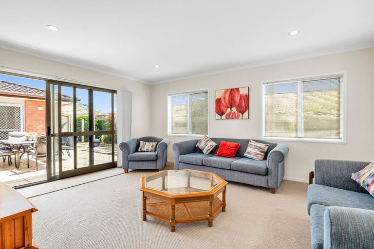 Photo of property in 21 Saltwood Street, Red Beach, 0932