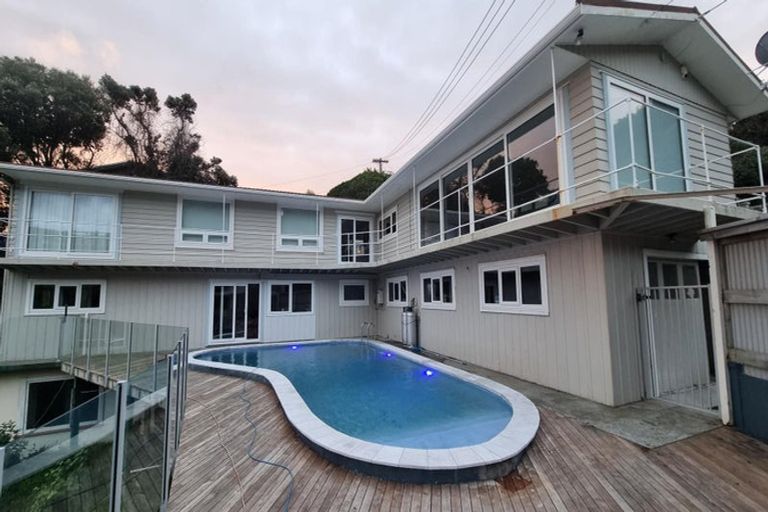 Photo of property in 1a Howard Road, Point Howard, Lower Hutt, 5013