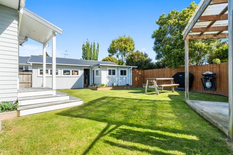 Photo of property in 4 Sequoia Place, Maoribank, Upper Hutt, 5018