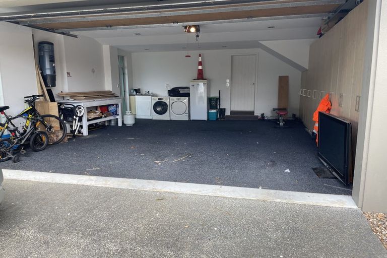 Photo of property in 17 Mansion Court, West Harbour, Auckland, 0618