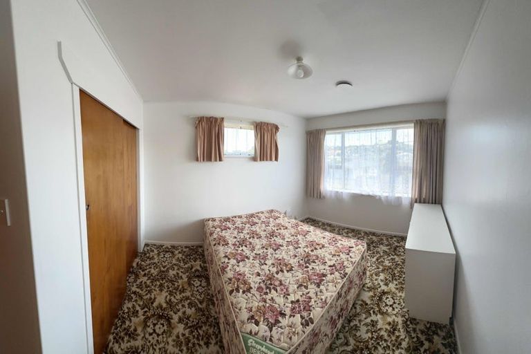 Photo of property in 20 Oswald Crescent, Paparangi, Wellington, 6037