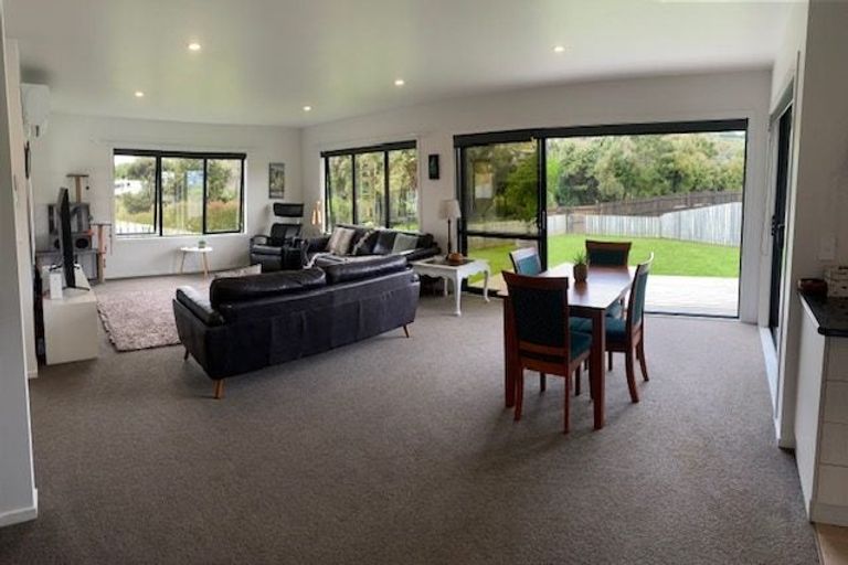 Photo of property in 19 Pohutukawa Drive, Cable Bay, 0420
