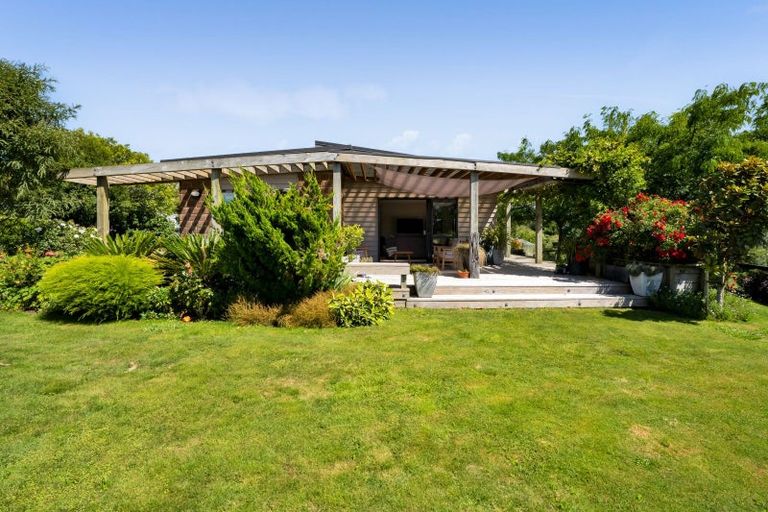 Photo of property in 88 Te Arei Road East, Lepperton, New Plymouth, 4373