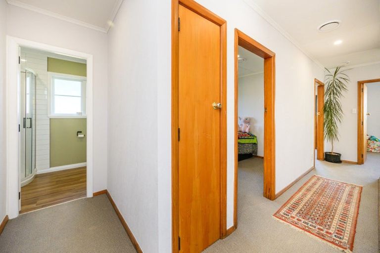 Photo of property in 11 Ngaire Street, Longburn, Palmerston North, 4412