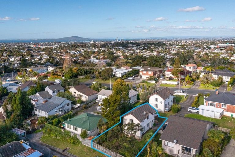 Photo of property in 2/87 Manuka Road, Bayview, Auckland, 0629