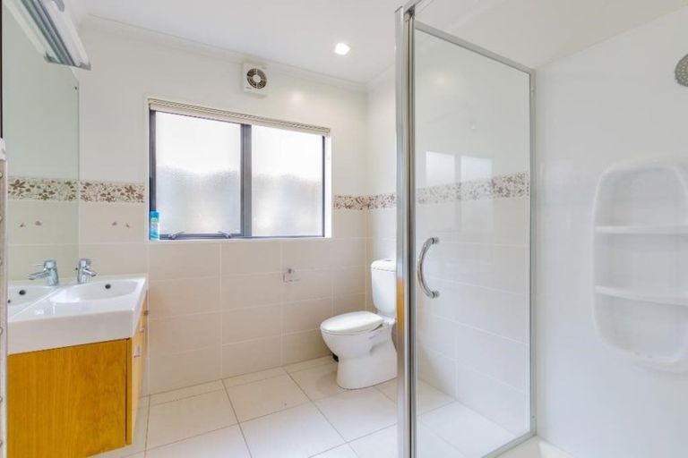 Photo of property in 42 Oakway Drive, Schnapper Rock, Auckland, 0632