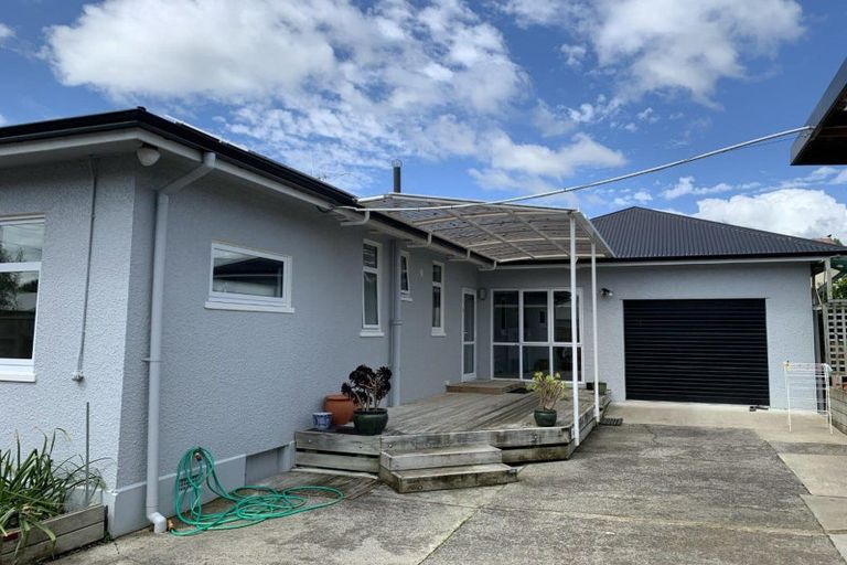 Photo of property in 10 William Street, Marton, 4710