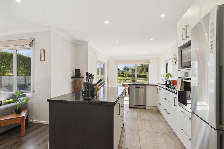 Photo of property in 88b Endeavour Drive, Whitby, Porirua, 5024