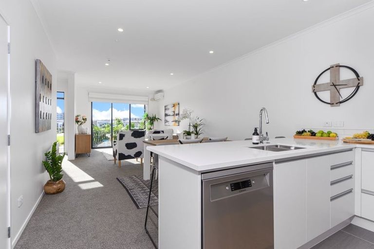 Photo of property in 34 Nugget Avenue, Hobsonville, Auckland, 0616