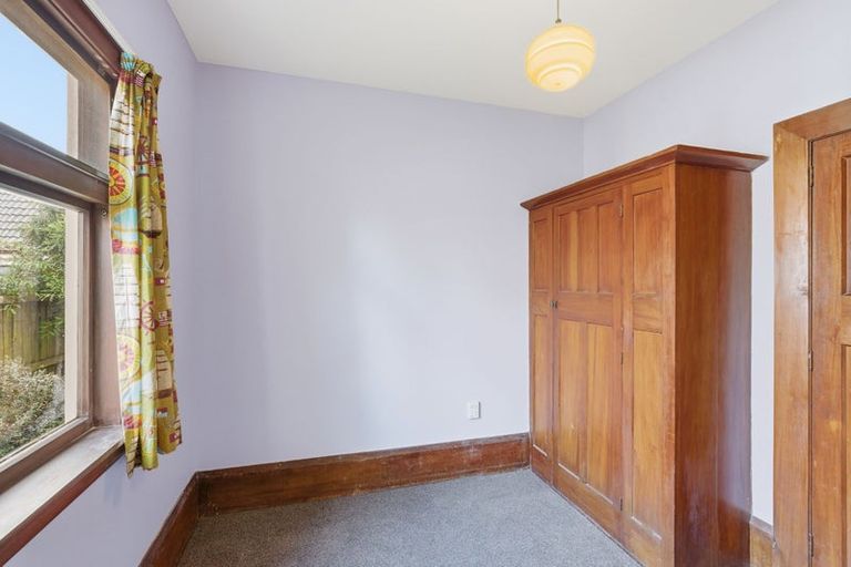 Photo of property in 48 Saint Andrews Square, Strowan, Christchurch, 8052