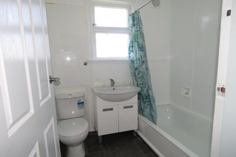 Photo of property in 10- 12 Riley Place, Westport, 7825