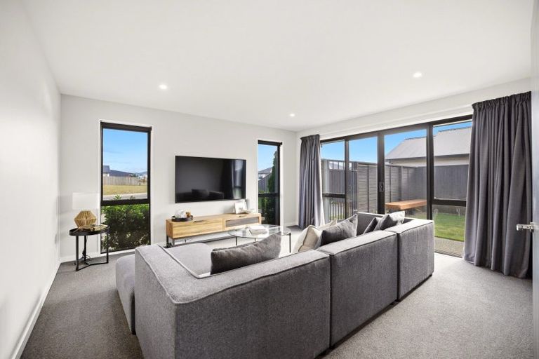 Photo of property in 9 Merino Crescent, Amberley, 7410