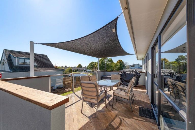 Photo of property in 45 Heta Road, Highlands Park, New Plymouth, 4312