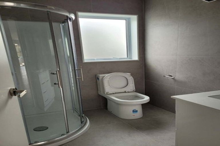 Photo of property in 14 Ware Place, Pakuranga Heights, Auckland, 2010