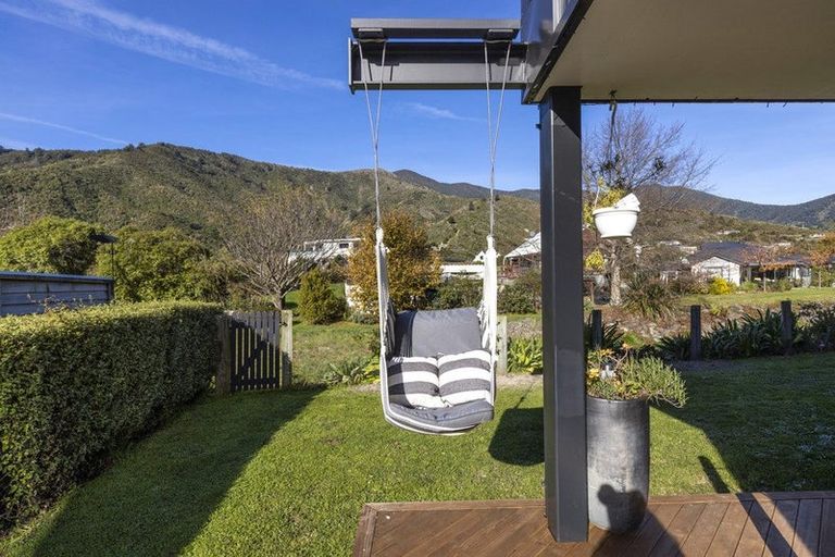 Photo of property in 15 Beach Road, Waikawa, Picton, 7220
