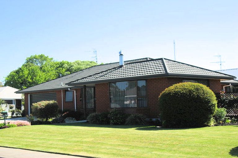 Photo of property in 4 Canon Stack Place, Kaiapoi, 7630