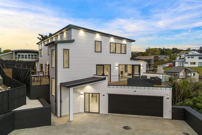 Photo of property in 28a Oliver Twist Avenue, Mellons Bay, Auckland, 2014