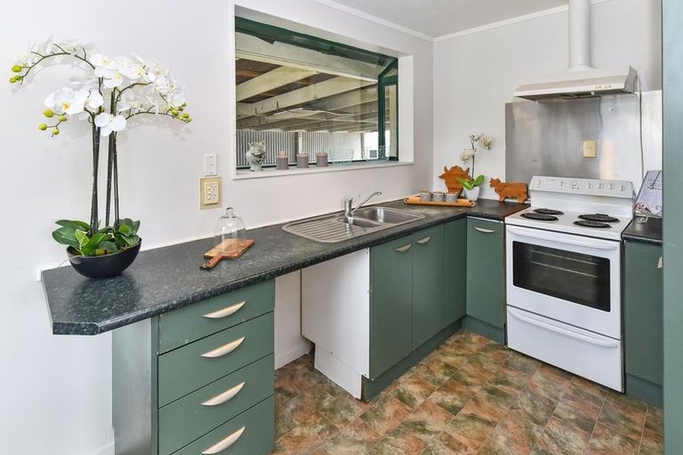 Photo of property in 2a Jack Farrell Place, Papakura, 2110