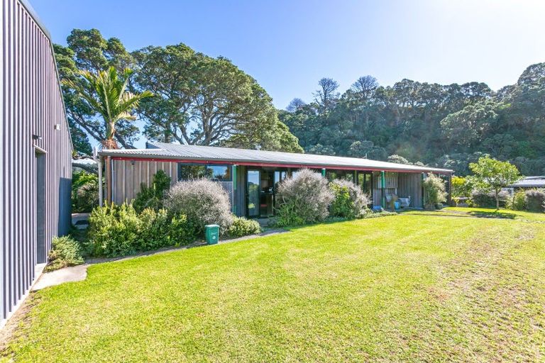Photo of property in 7 Pye Place, Hot Water Beach, Whitianga, 3591