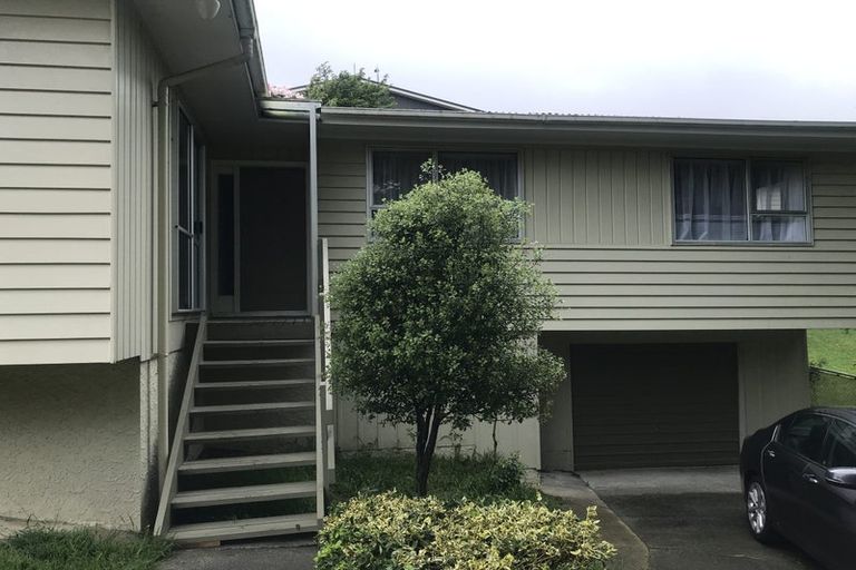 Photo of property in 3 Cyril Way, Paparangi, Wellington, 6037