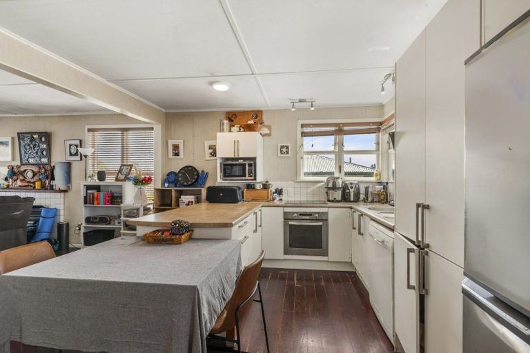 Photo of property in 56 Fairview Road, Western Heights, Rotorua, 3015