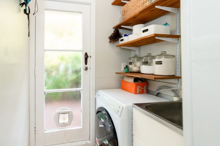 Photo of property in 29 Bedford Street, Northland, Wellington, 6012