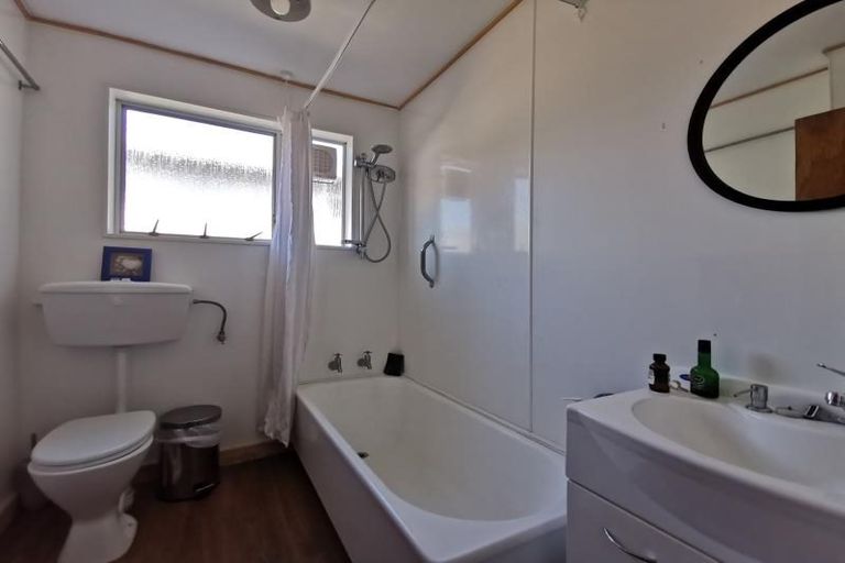 Photo of property in 171f4 Queens Drive, Lyall Bay, Wellington, 6022