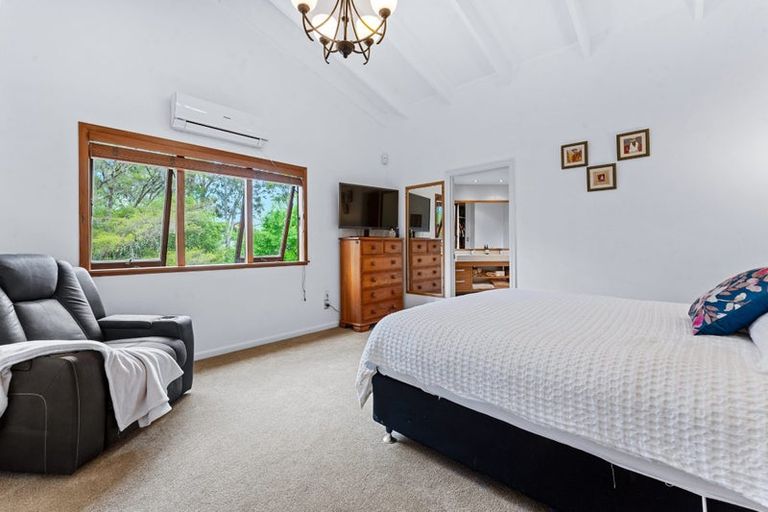 Photo of property in 37 Kiteroa Terrace, Rothesay Bay, Auckland, 0630