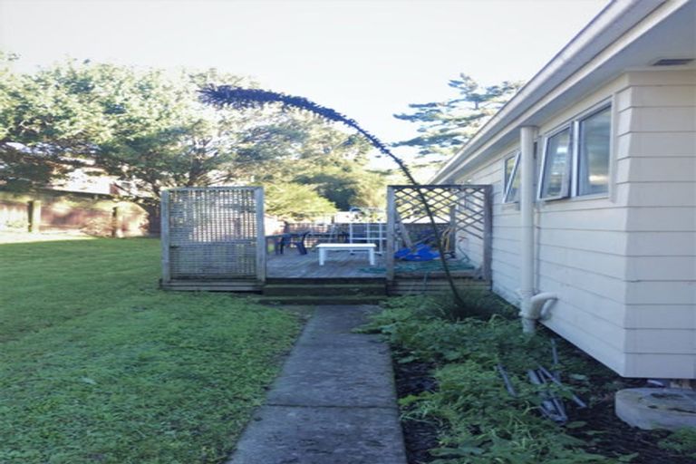 Photo of property in 52 Hartley Terrace, Massey, Auckland, 0614