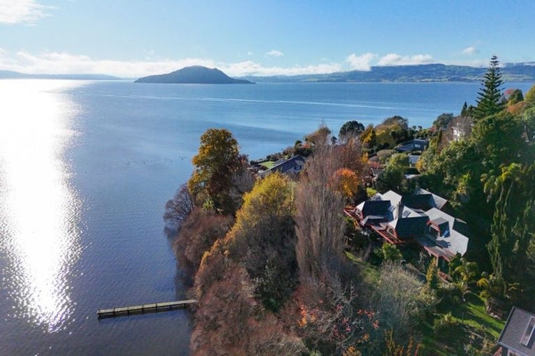 Photo of property in 20 Tupara Crescent, Kawaha Point, Rotorua, 3010