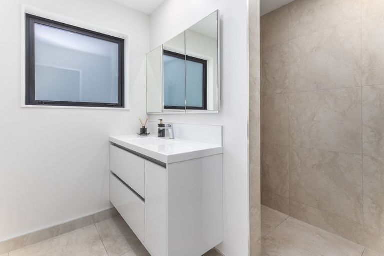 Photo of property in 4 Kaiwaru Place, Waikanae, 5036
