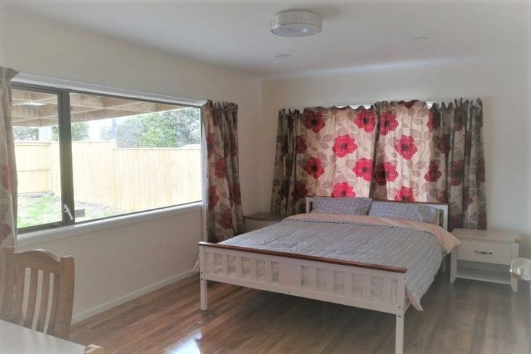 Photo of property in 1/76 College Road, Northcote, Auckland, 0627