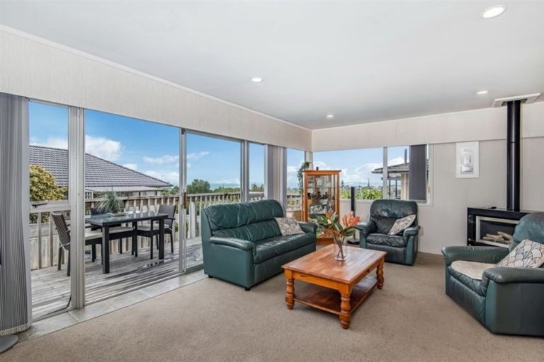 Photo of property in 1/371 East Coast Road, Mairangi Bay, Auckland, 0630