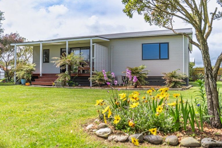 Photo of property in 22 Kiharoa Street, Otaki Beach, Otaki, 5512